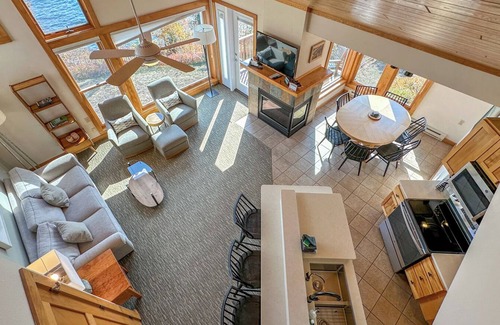 Lutsen Condo | Poplar River Condos 502 - Lakeside Condo with Loft - Lutsen, MN