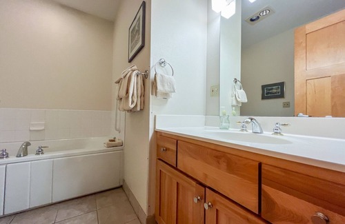 Lutsen Hotel | Poplar River Condos 504 - Lake Superior - Lutsen, MN