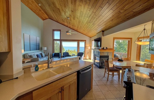 Lutsen Resort | Poplar River Condos
