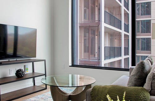 Southwest Apartment | PoplarHouse 1BD 11 - One Bedroom Apartment, Sleeps 2