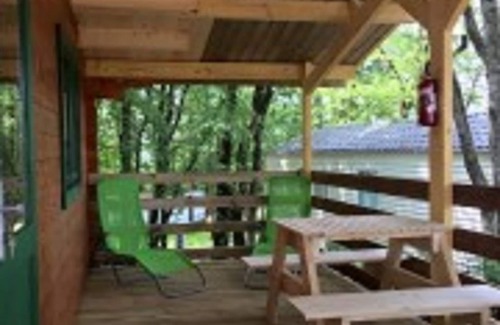Peyrignac Ski Chalet | Poppies -