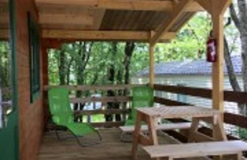 Peyrignac Ski Chalet | Poppies -