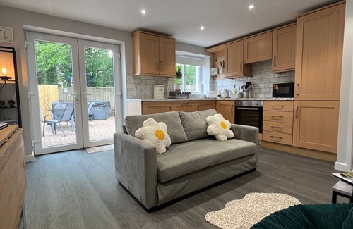 St. Florence Cottage | Poppy Cottage, Pembrokeshire