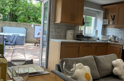 St. Florence Cottage | Poppy Cottage, Pembrokeshire