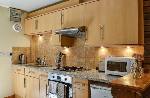 Baglan House | Poppy Cottage - Uk40102
