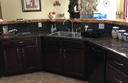 Blairsville Cabin | Popular South-side - Mountain View- Paved to front doornFIBER OPTIC 06/01/25