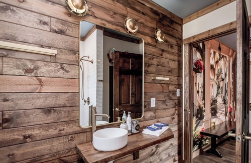 Prescott Apartment | Porch Swing Charm | Relax & Unwind + Free Parking