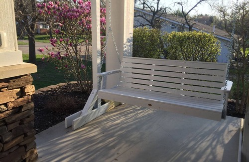 Holland House | Porch Swing Saugatuck - Modern Farmhouse + Hot Tub, EV Charger, Billiards, Bikes