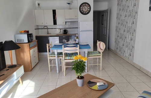 Pornichet Apartment | Pornichet La Baule Bright T2, with garage, 30m from the beach. 3* gîte