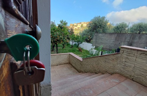 Cariati Villa | Port-AGIP areaDouble room, shared bathroom(with single) in cottage fam.