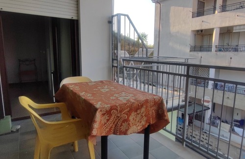 Cariati Villa | Port-AGIP areaDouble room, shared bathroom(with single) in cottage fam.