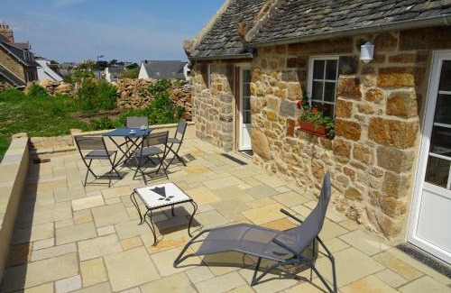 Plougasnou House | Port-Blanc Beach Cottage in Plougasnou