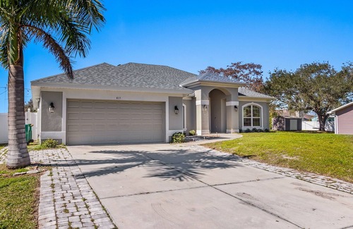 Port Charlotte House | Port Charlotte Haven: 4BR/2BA Retreatn