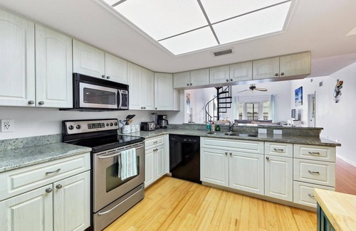 Port Charlotte Condo | Port Charlotte Private Waterfront Condo WA4410-317