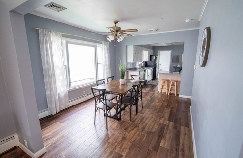 Port Clinton House | Port Clinton Lake House! 10 minute walk to Jet Express and town center
