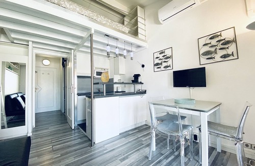 Port Grimaud Apartment | Port-Grimaud, Large Studio Mezzanine, Canal View