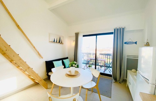 Port Grimaud Apartment | Port-Grimaud T2 seafront apartment with mezzanine
