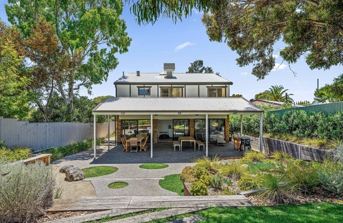 Port Willunga House | Port of Call ~ Port Willunga - Fantastic Entertainer just a Light Stroll from Port Willunga Beach