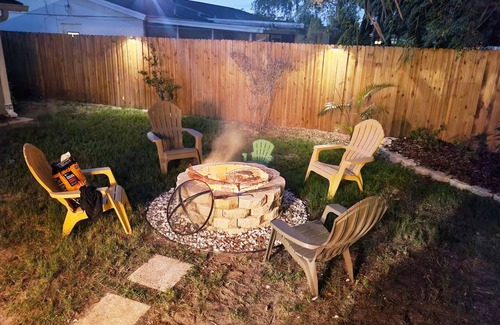 Bayonet Point Cottage | Port Richey Vacation Getaway, Family/Pet-Friendly, Near Beaches and Tampa Bay