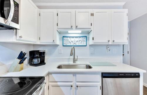 Palmetto Dunes Apartment | Port Royal Spa heaven with beach access