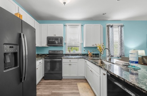 Port St. Joe House | Port St Joe Beach House Sandy Toes - Pet Friendly, Pools, Beach, Sleeps 6