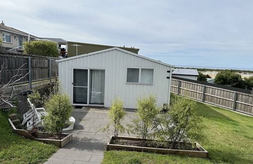 Bridport House | Port View Escape is a spacious 3 bedroom home, offering 2 bathrooms,.