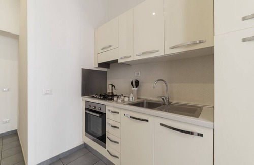 Salario Apartment | Porta Pia & Villa Torlonia Apartment con Balcone