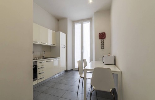 Salario Apartment | Porta Pia & Villa Torlonia Apartment con Balcone