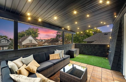 Chicago House | Portage Park/Theater/Deck/Game Room/Gym/Arcade