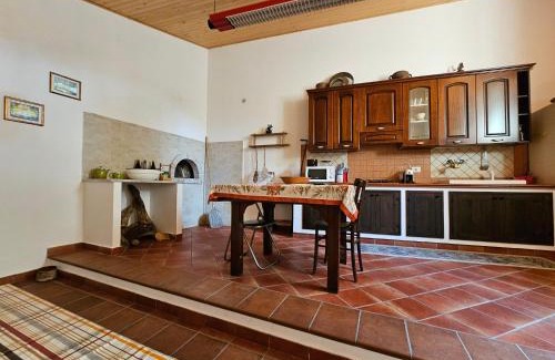 Monforte San Giorgio House | Portaterra - Spaziosa Casa con Bella Vista e Giardino