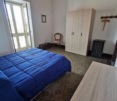 Monforte San Giorgio House | Portaterra - Spaziosa Casa con Bella Vista e Giardino