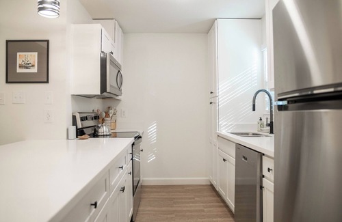 Biloxi Condo | Porter #6 - w/Pool & Golf Cart! Perfect location near Beach and Downtown!