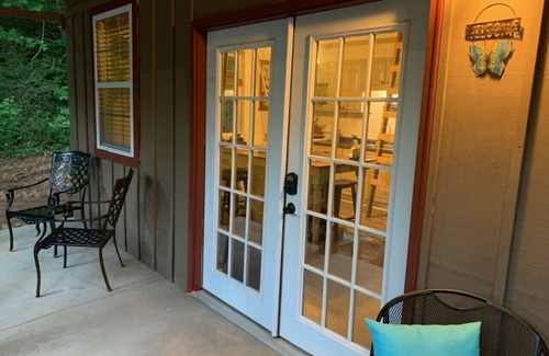 Gatlinburg - Pigeon Forge Cottage | Porter’s Cottage in the Woods. Near Dollywood & National Park!