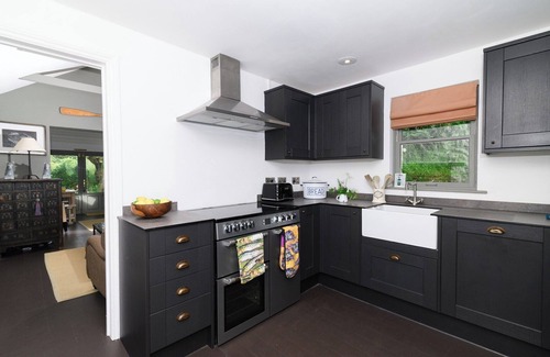 St Just House | Porth Nanven Cottage, Near St Just & Coast, Dog Friendly with Parking