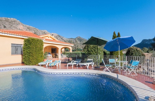 Barig Villa | PORTILET - Great villa with private pool amidst the mountains.