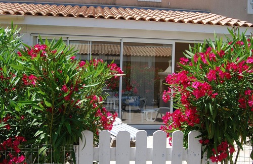 Portiragnes-Plage House | PORTIRAGNES BEACH. HOUSE T3 IN RESIDENCE WITH POOL 700m FROM THE BEACH.