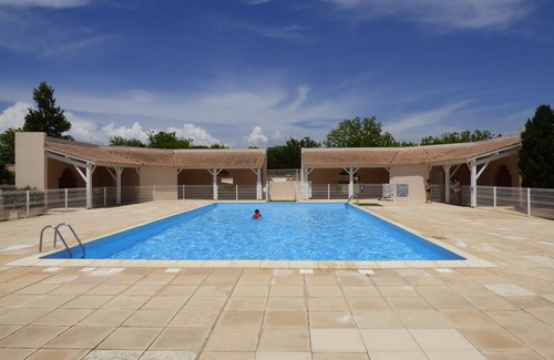Portiragnes Villa | PORTIRAGNES PLAGE Villa 4/5 people in residence. Beach pool and parking: 150m