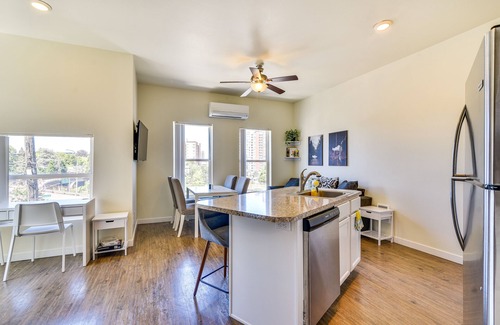 Corbett - Terwilliger - Lair Hill Apartment | Portland Apartment ~ 1 Mi to Downtown!