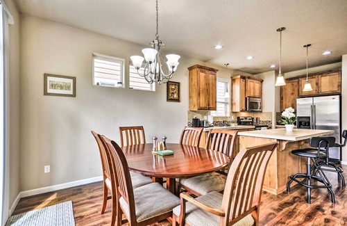 Oak Grove House | Portland Home w/Private Hot Tub: 9 Mi to Downtown