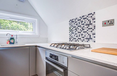 Winton Cottage | Portland House Apartment