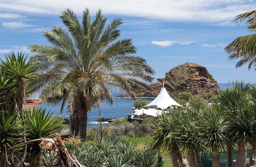 Porto Moniz House | Porto Moniz Villa is the perfect place to replenish your energy. Visit us.