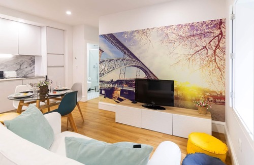 Lordelo do Ouro e Massarelos Apartment | Porto River Flat w/Patio by LovelyStay