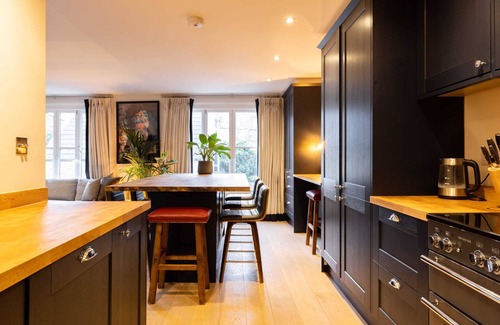 Notting Hill House | Portobello Mews House in Notting Hill