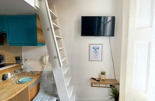 Colville Hotel | Portobello Road artistic studios