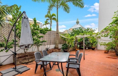 Cairns Central Business District Apartment | Portofino Coastal Retreat- Spacious & Stylish Cairns Apartment | Walk to Esplanade & Lagoon!