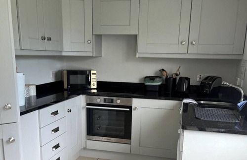 Portrush House | Portrush - 3 Bed - 2 Bath - Parking - Pet Friendly