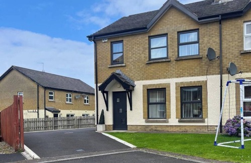 Portrush House | Portrush - 3 Bed - 2 Bath - Parking - Pet Friendly