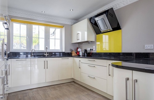 Portrush House | Portrush Harbour (Kerr St) townhouse. Sleeps 19.