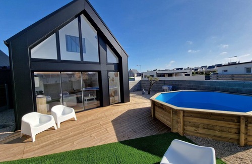 Ploudalmezeau House | Portsallaise poolside, 300m from the beach