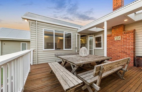 Portsea House | Portsea Family Comfort With an Easy Walk to the Beach and Village